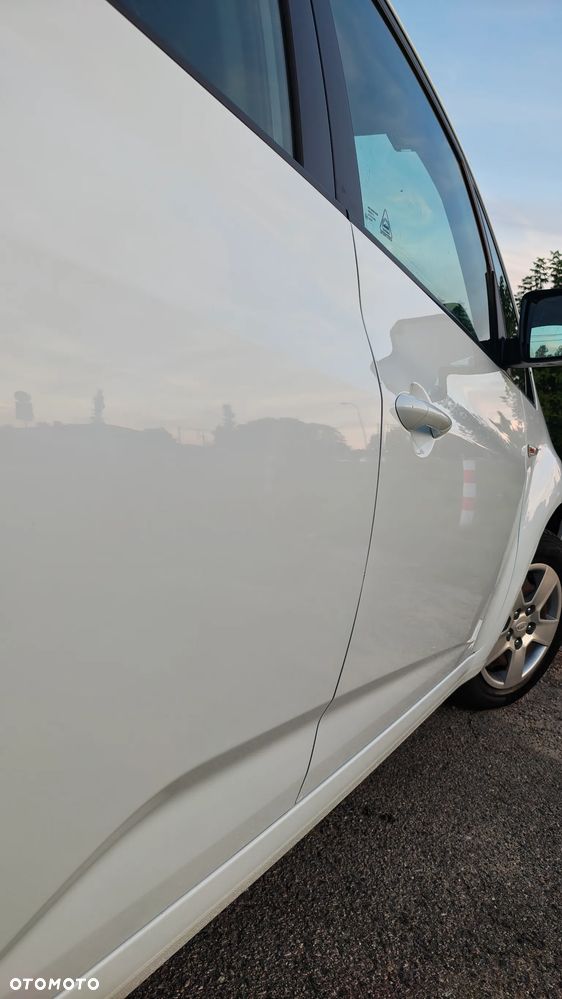 Kia Venga 1.4 L - 25