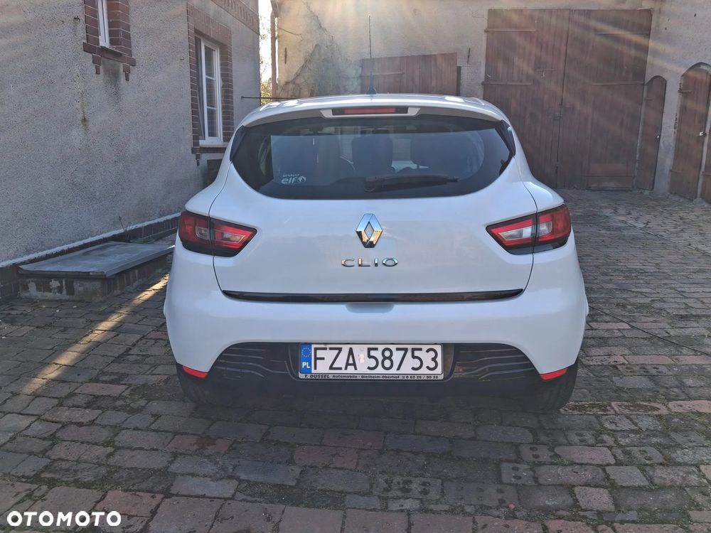 Renault Clio 1.2 16V 75 Life - 4