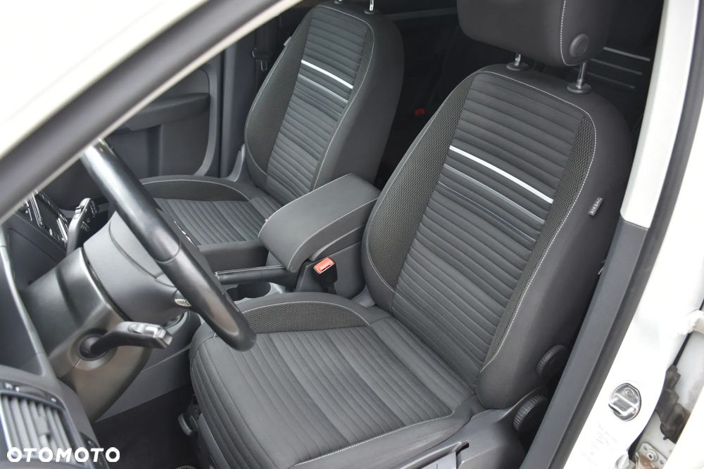 Volkswagen Touran 2.0 TDI DPF BlueMotion Technology STYLE - 15