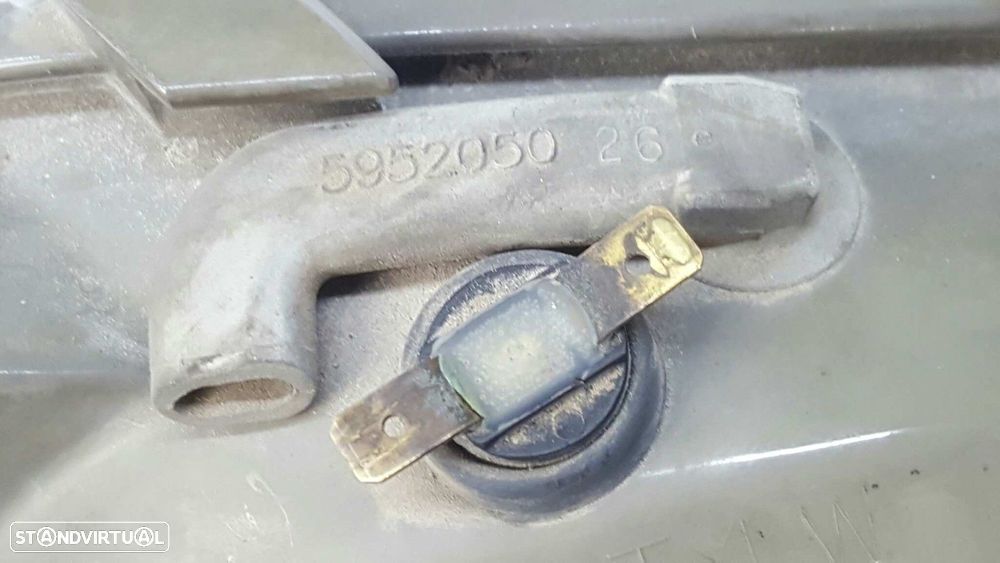 FAROL DIREITO CHRYSLER NEON (PL) 2.0 LE - 3