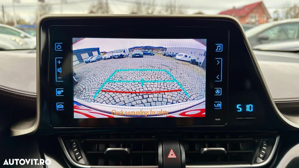 Toyota C-HR Hybrid Lounge - 18