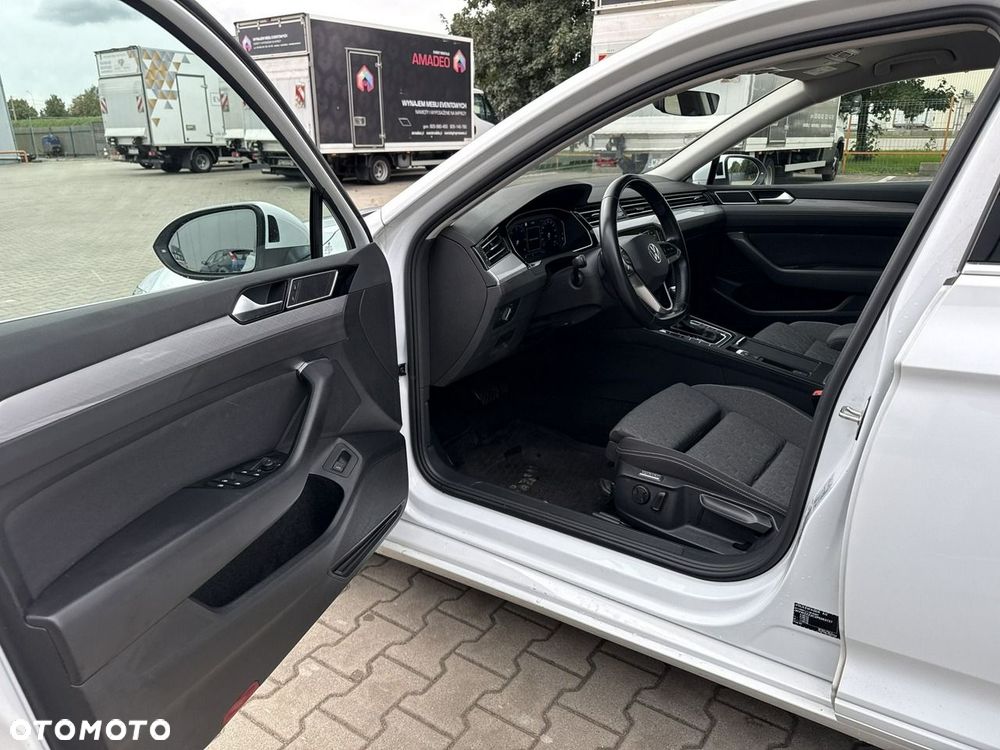 Volkswagen Passat 2.0 TDI SCR DSG Business - 10
