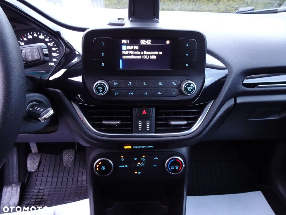 Ford Fiesta 1.1 Trend - 28