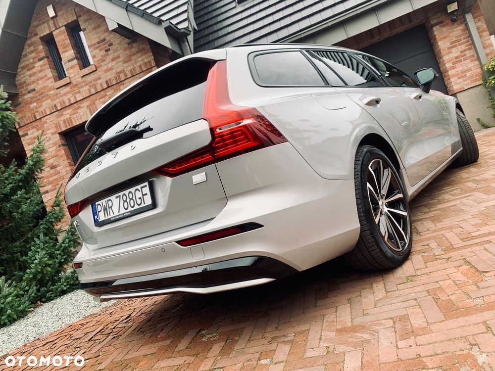 Volvo V60 T6 AWD Recharge Plus Dark - 3