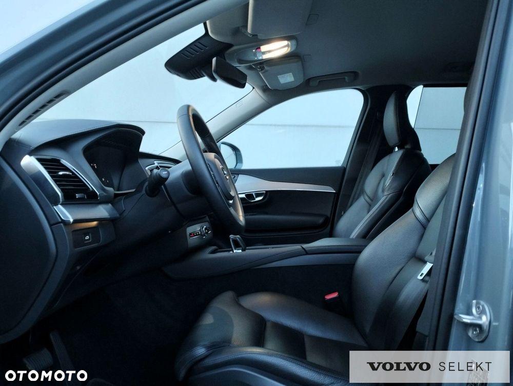 Volvo XC 90 - 9