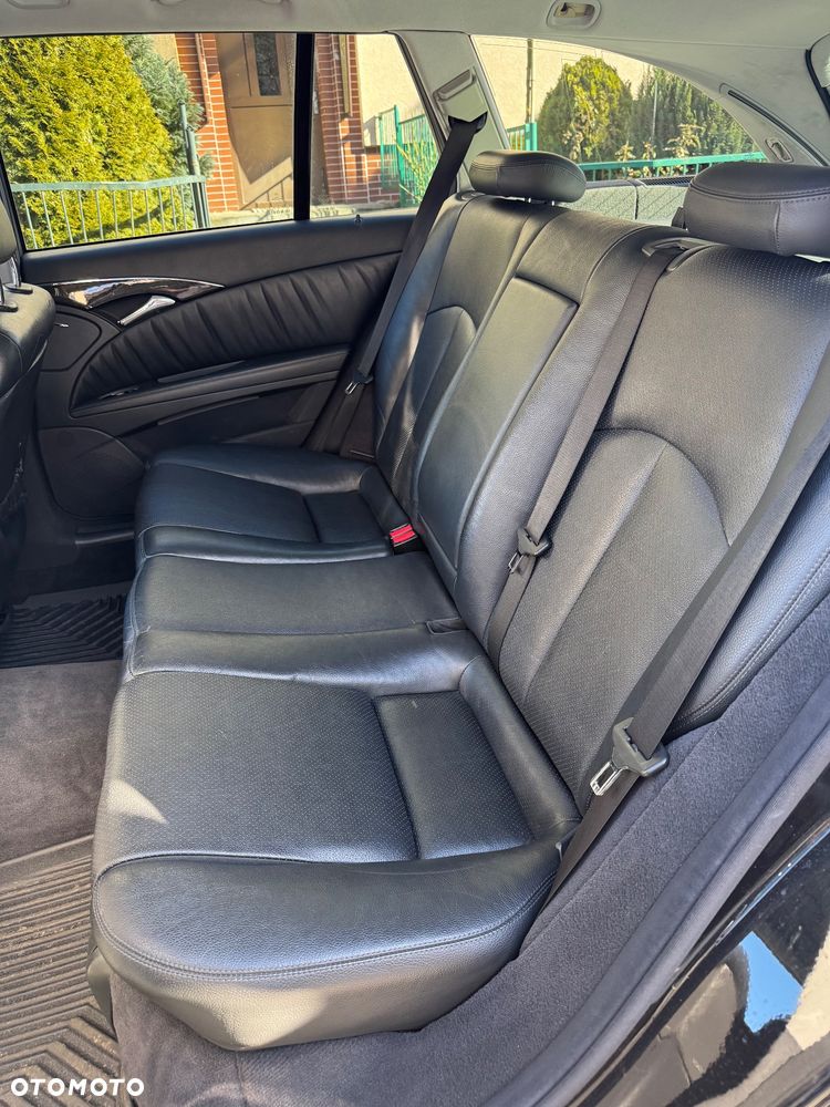 Mercedes-Benz Klasa E 320 CDI T Avantgarde - 13