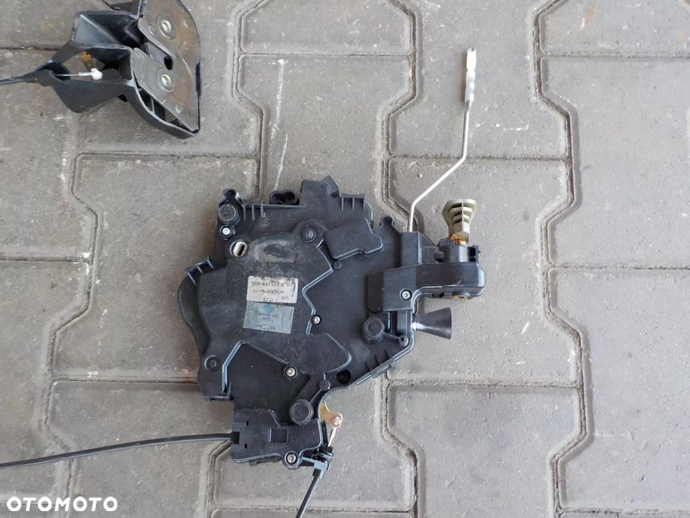 VW T5 ZAMEK DRZWI ODSUWANYCH BOCZNYCH 7H0843654R - 2