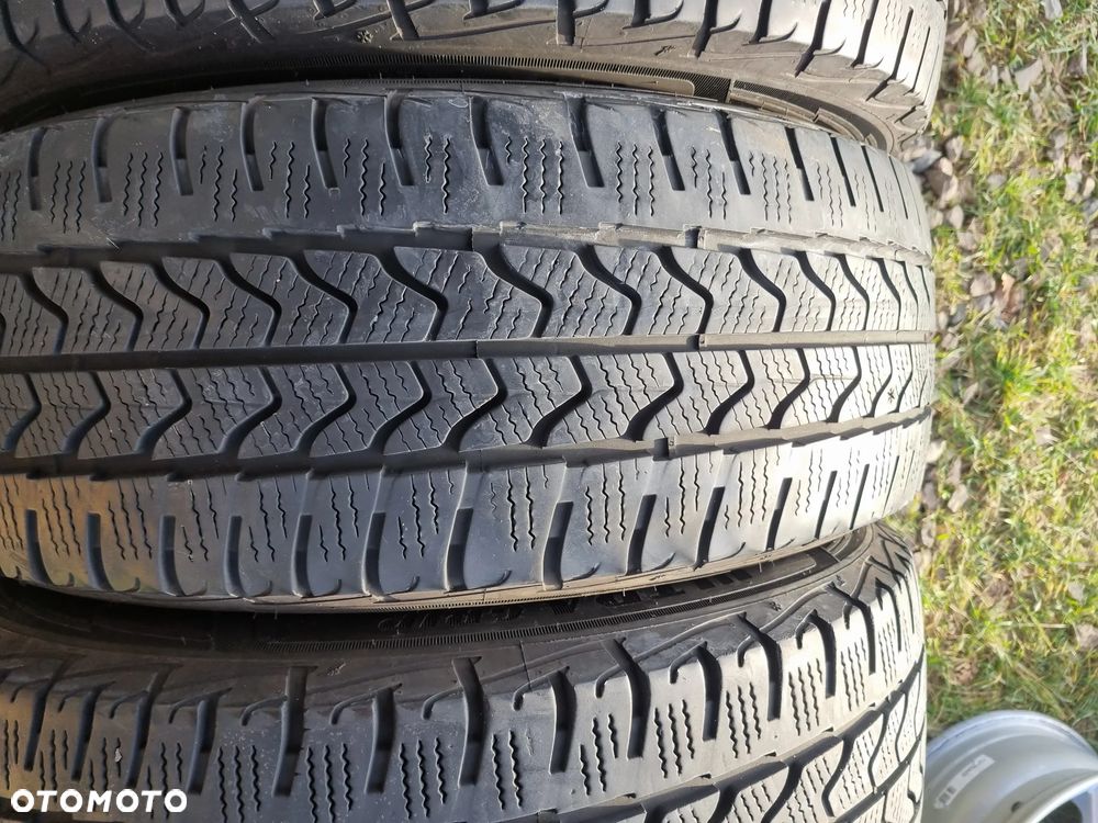 Opony Goodyear Ultragrip Cargo 215/60R17C 109T 2022r, 4x6mm db stan - 4