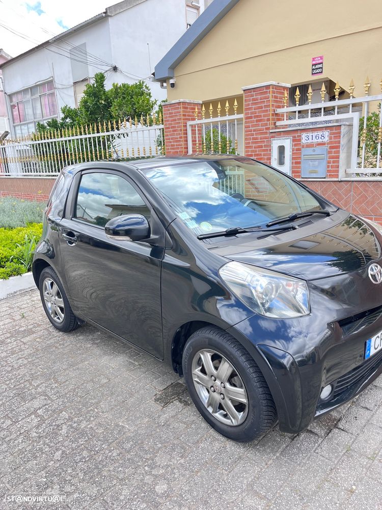 Toyota iQ - 2