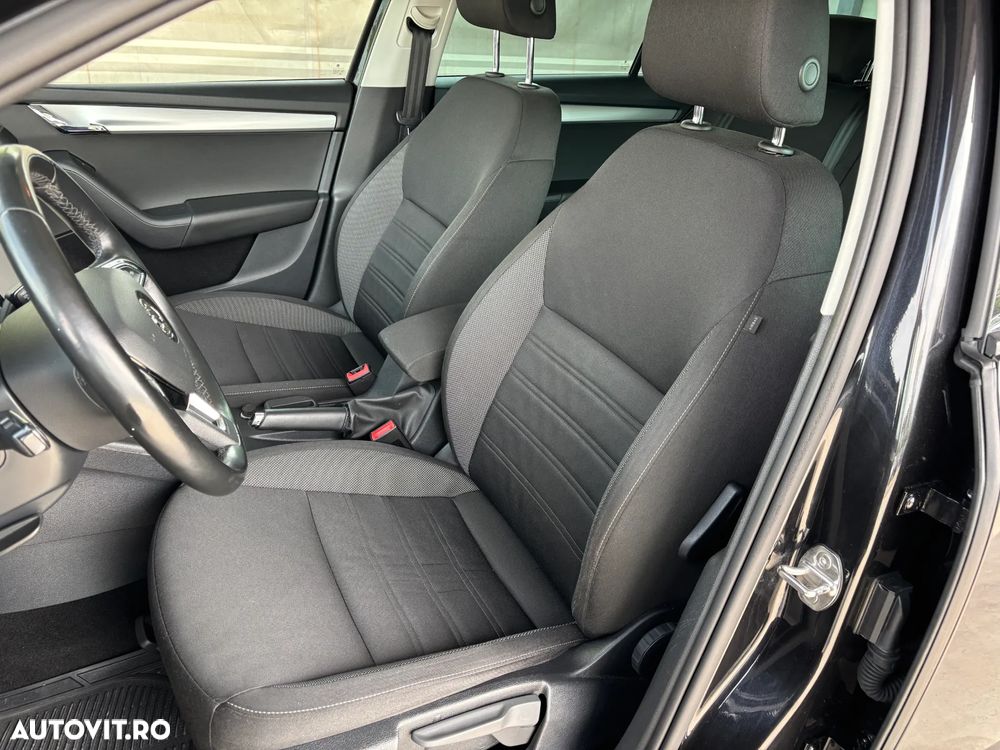 Skoda Octavia 1.6 TDI DSG Ambition - 37