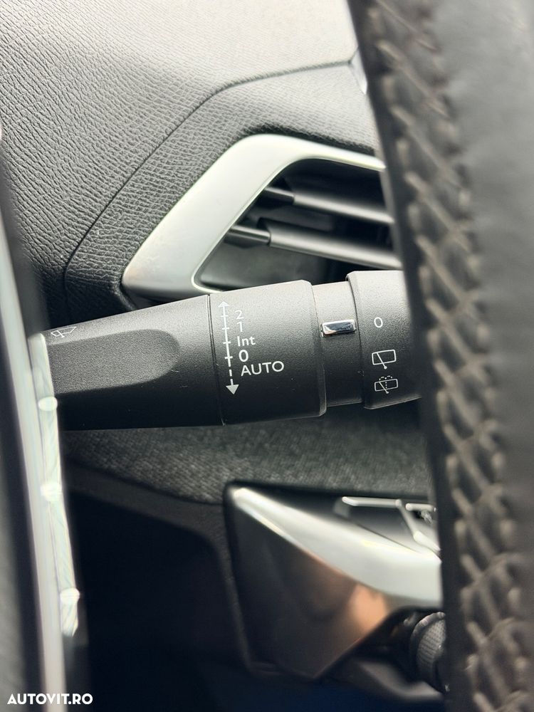 Peugeot 3008 PureTech 130 Stop & Start Allure - 31