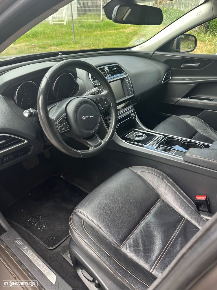 Jaguar XE 2.0 D Prestige Aut. - 6