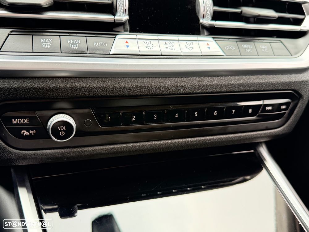 BMW 330 e Line Sport Auto - 29