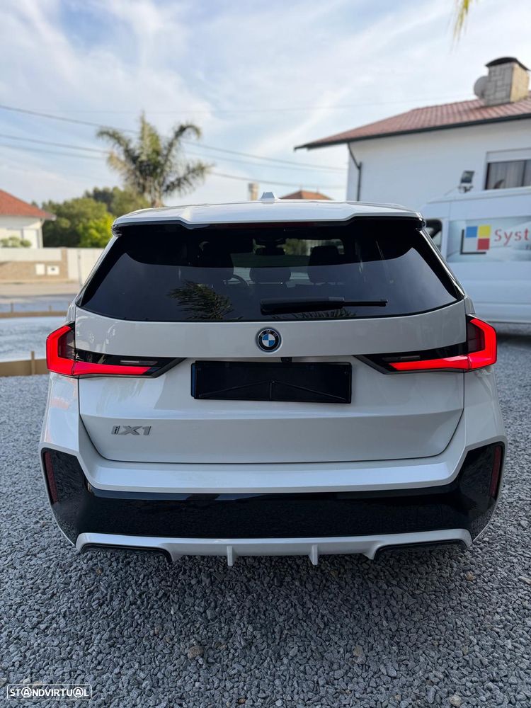 BMW iX1 xDrive30 M Sport Pack - 22