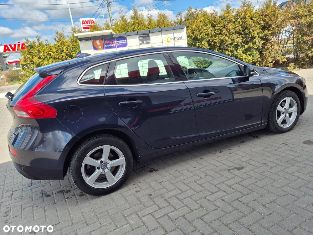 Volvo V40 D2 Momentum - 13