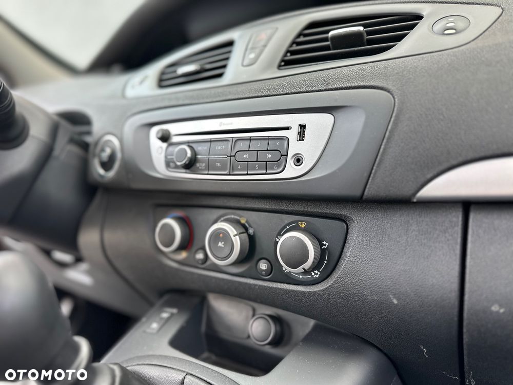 Renault Scenic 1.6 16V 110 TomTom Edition - 18