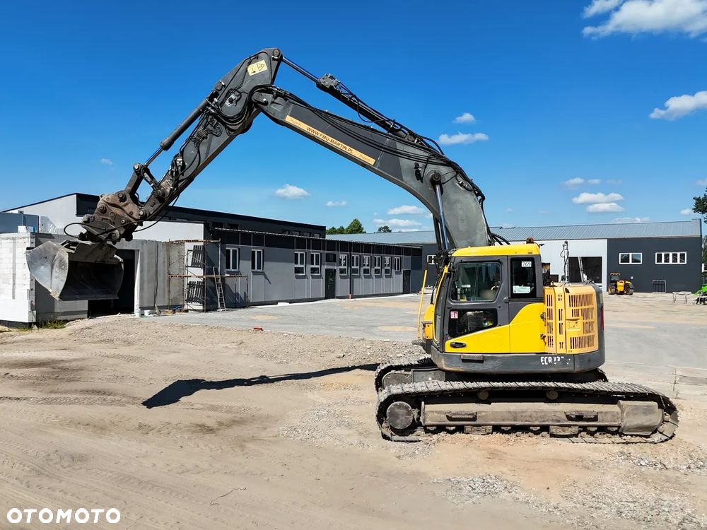 Volvo ECR235 - 32