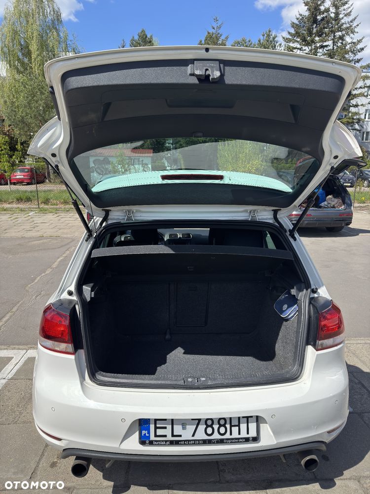 Volkswagen Golf - 8