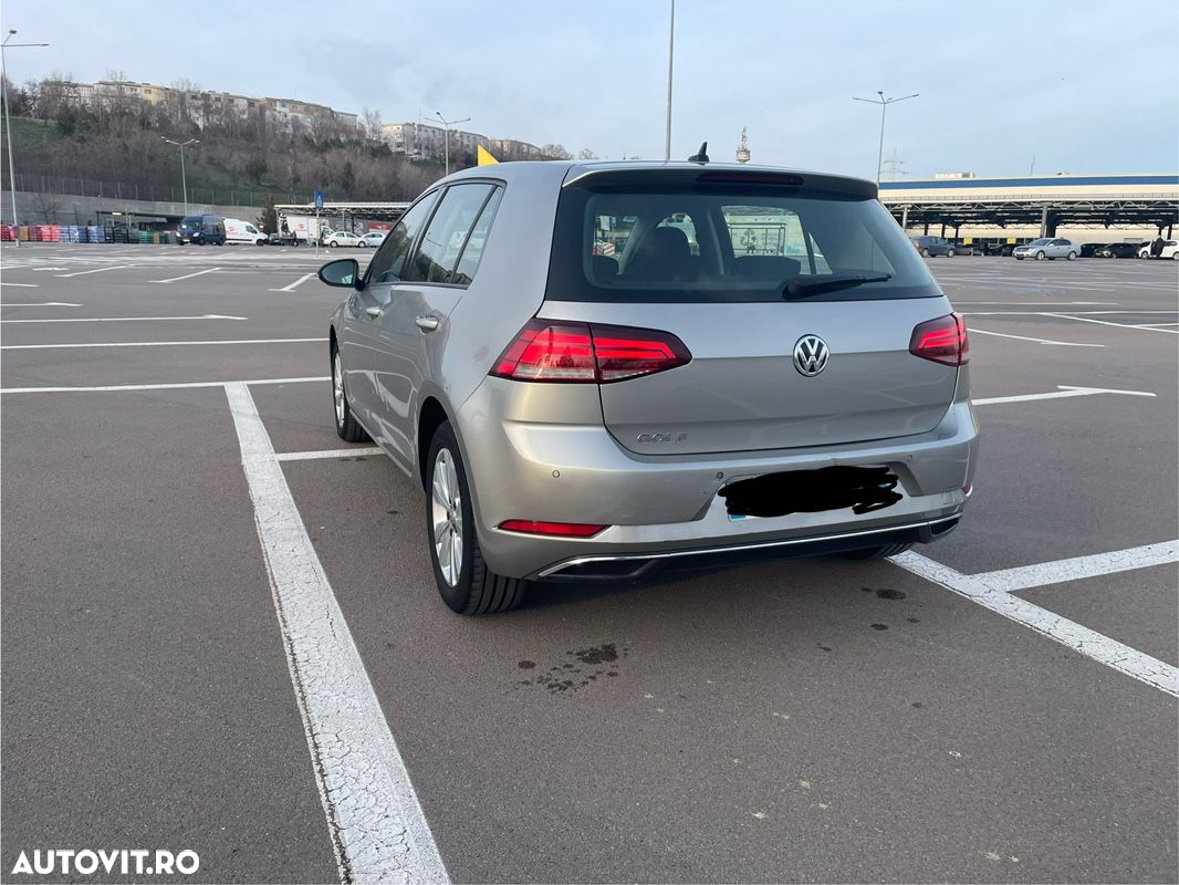 Volkswagen Golf - 9