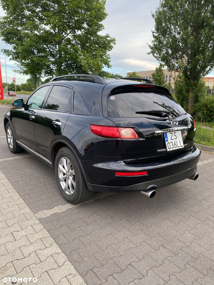 Infiniti FX - 4