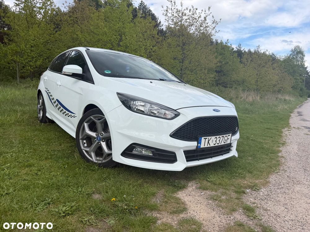 Ford Focus 2.0 EcoBoost ST mit Leder-Sport-Paket - 9
