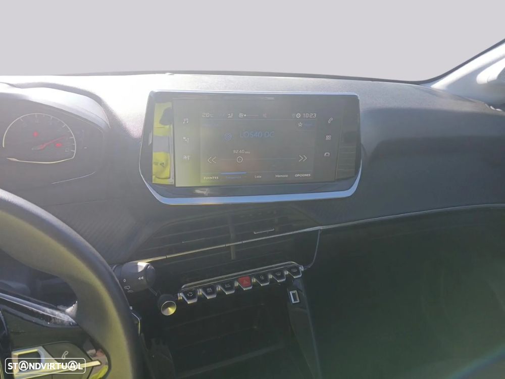 Peugeot 208 - 4