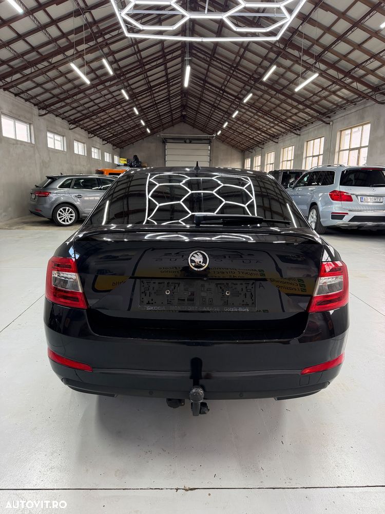 Skoda Octavia 2.0 TDI DSG 4X4 RS - 9