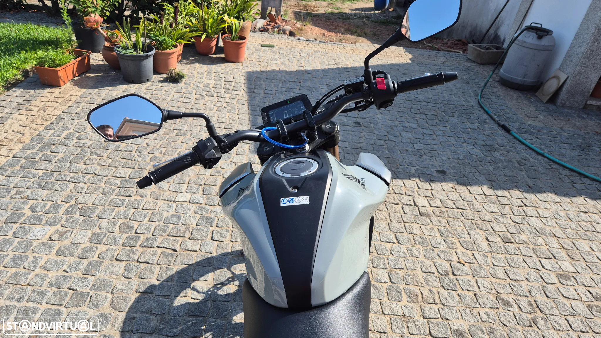 Honda CB R - 9