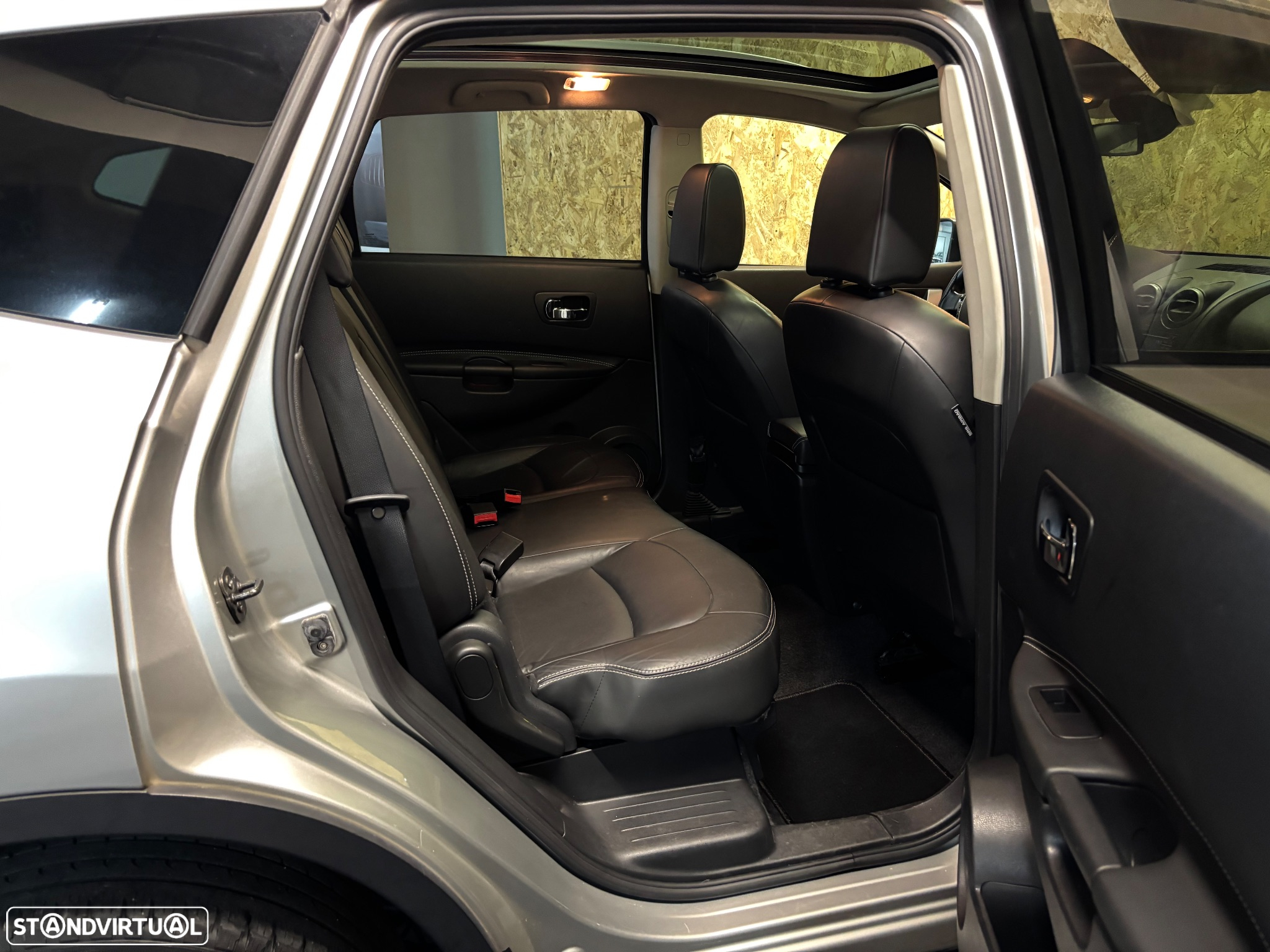 Nissan Qashqai +2 1.5 dCi Tekna Pele Preto +Navi - 12