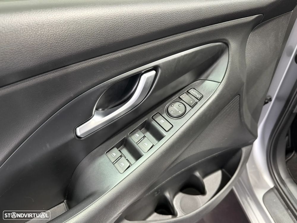 Hyundai i30 SW 1.6 CRDi Style Plus - 19