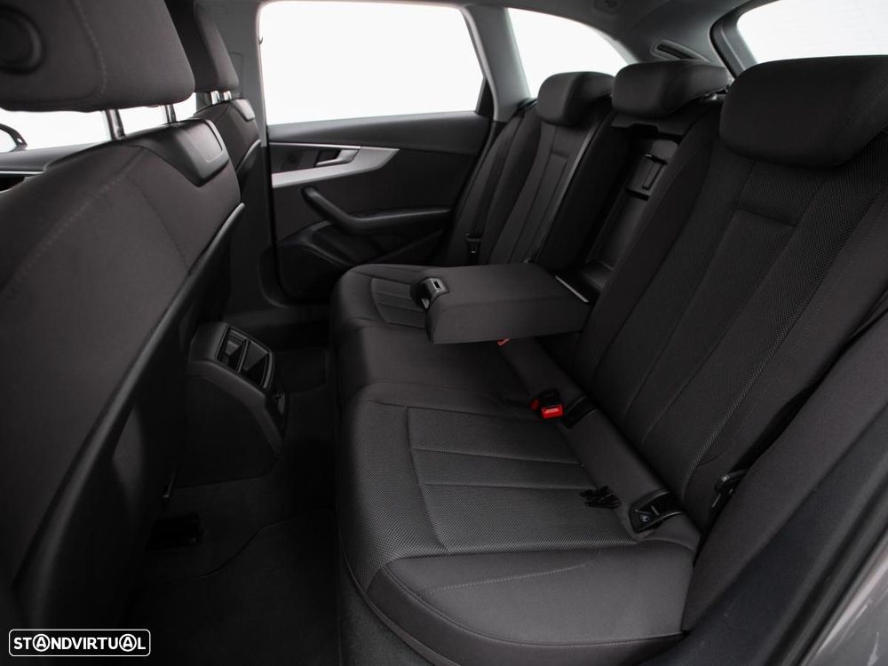 Audi A4 Avant 30 TDI S tronic - 11