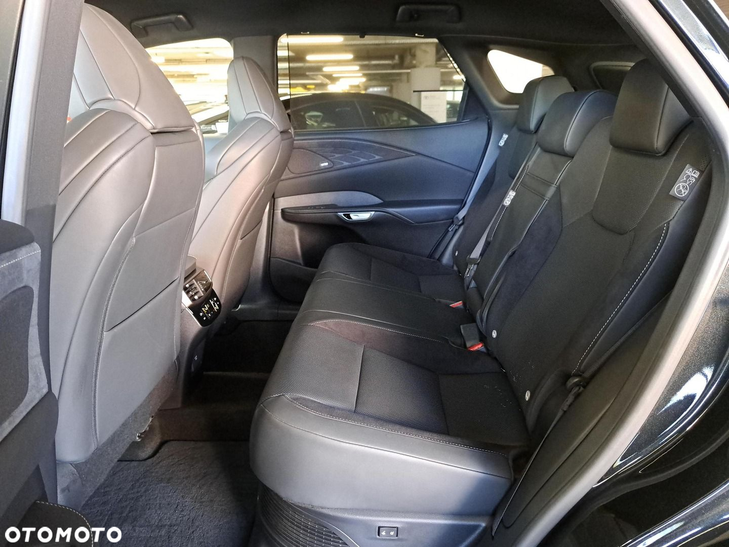 Lexus RX - 11