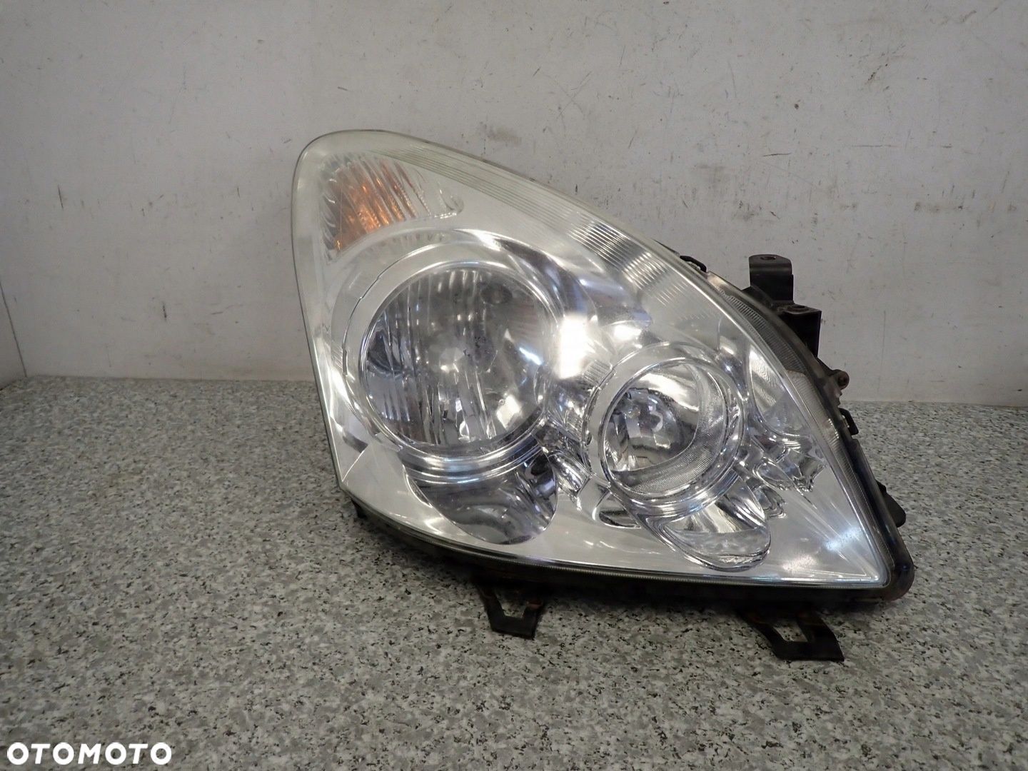 TOYOTA COROLLA VERSO 07- LAMPA PRZEDNIA PRAWA REFLEKTOR PRAWY - 1