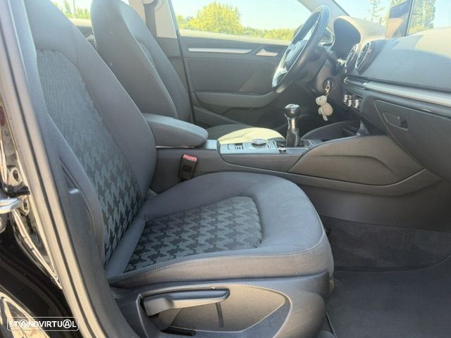 Audi A3 Sportback 1.6 TDI Attraction - 16
