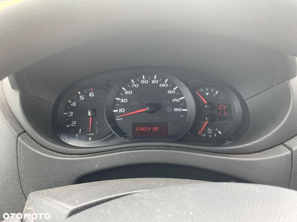 Nissan NV400 - 12
