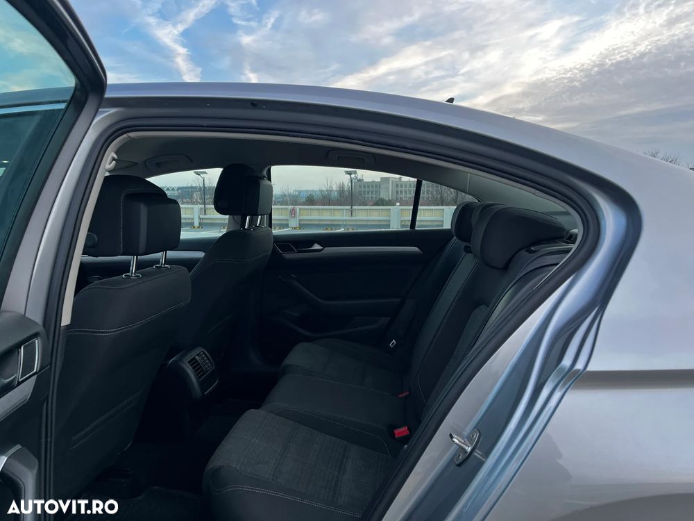 Volkswagen Passat - 13