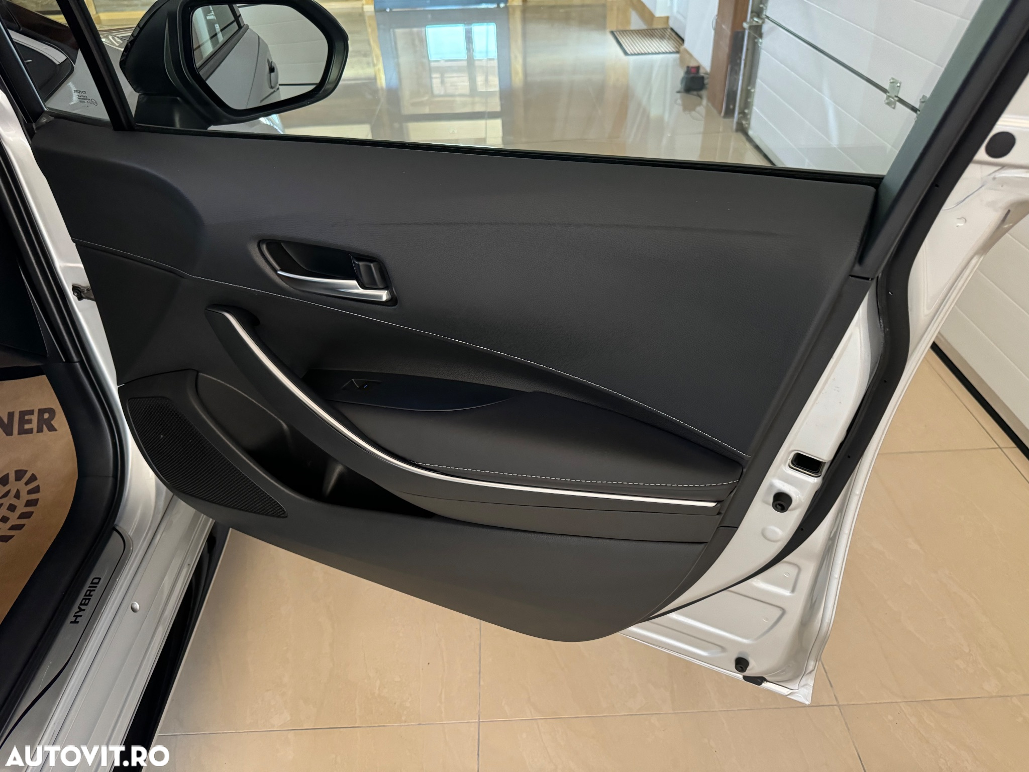 Toyota Corolla 1.8 HSD Dynamic Bi-tone - 16