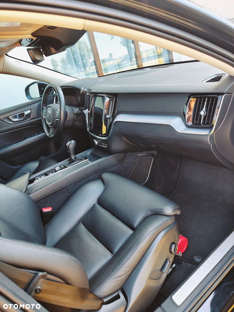 Volvo V60 D3 Momentum Pro - 19