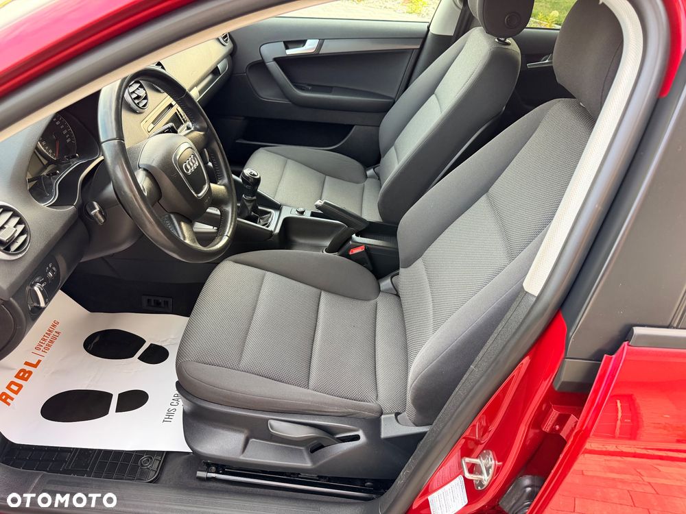Audi A3 Sportback 1.8 TFSI Attraction - 8