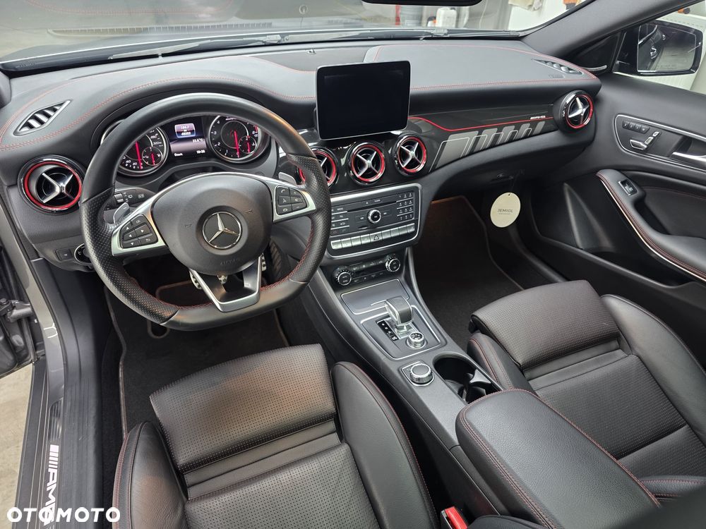 Mercedes-Benz GLA - 5