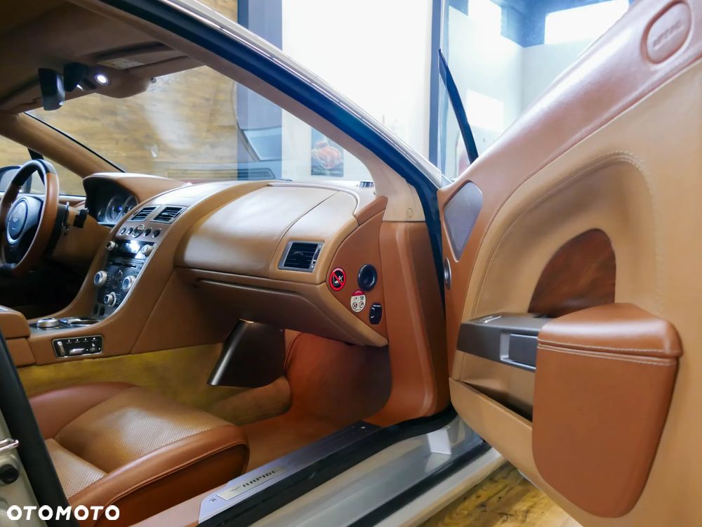 Aston Martin Rapide Luxe Touchtronic II - 11