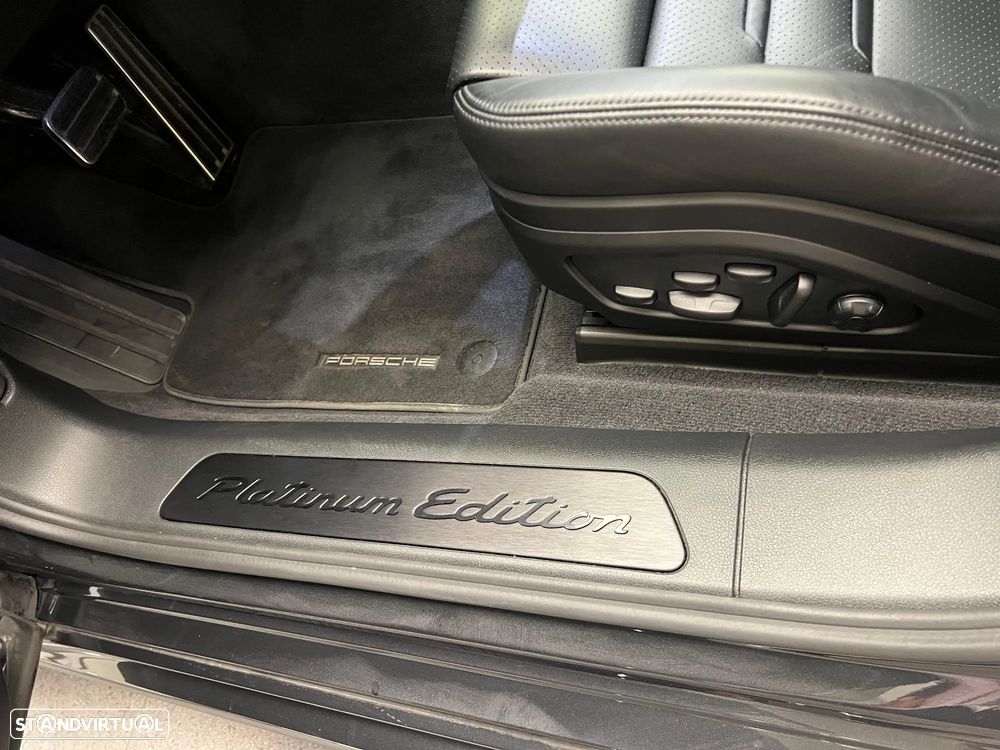 Porsche Panamera - 26