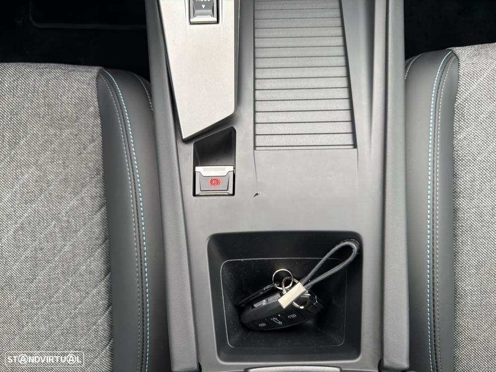 Peugeot 408 1.6 Hybrid Allure Pack e-EAT8 - 28