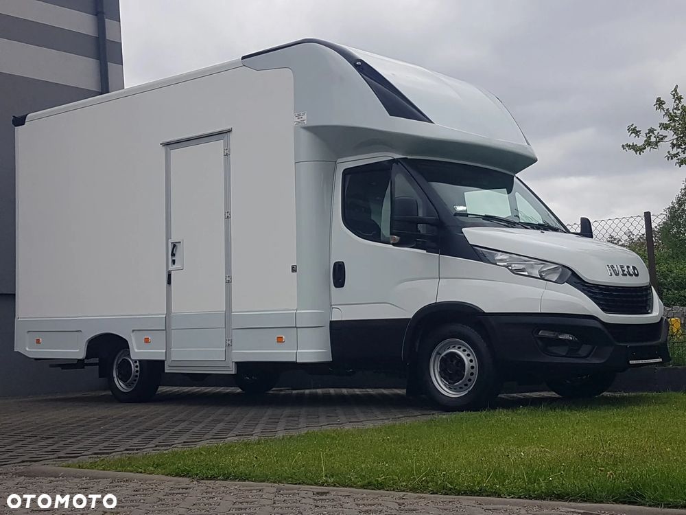 Iveco DAILY KONTENER NISKOPODŁOGOWY 4,43x2,23x2,42 SKLEP FOODTRUCK BAR KLIMA KONIOWÓZ KAMPER - 30