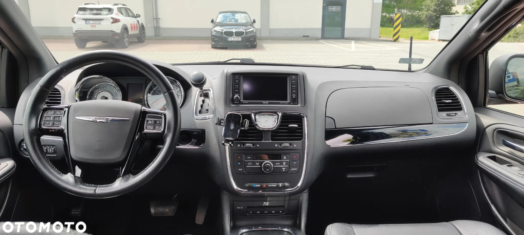 Chrysler Town & Country 3.6 Limited - 16