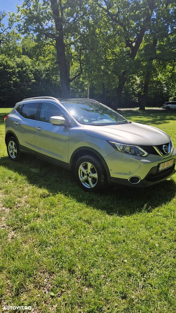 Nissan Qashqai 1.6 DCI Xtronic TEKNA - 2