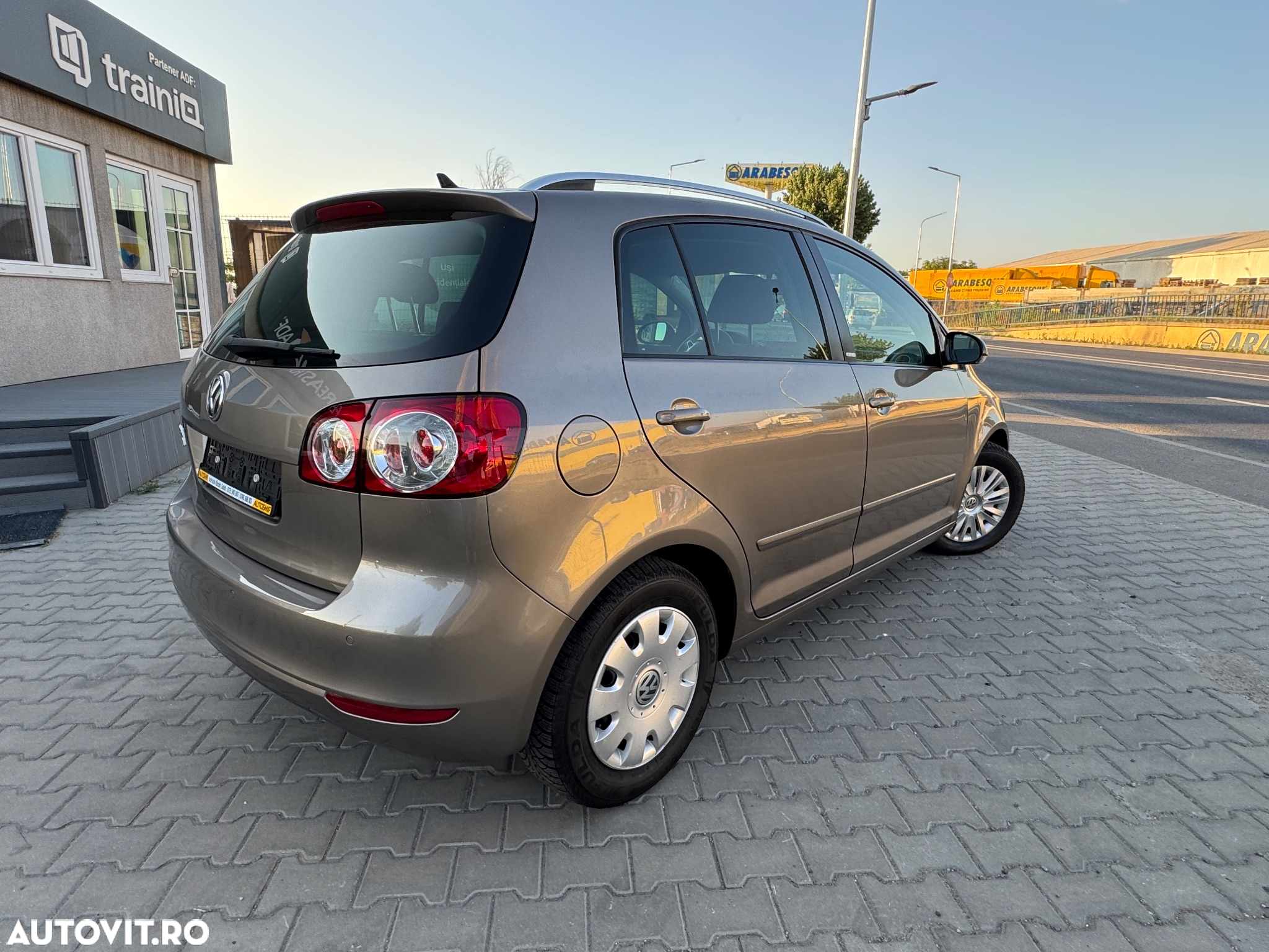 Volkswagen Golf 1.6 TDI DPF DSG MATCH - 2