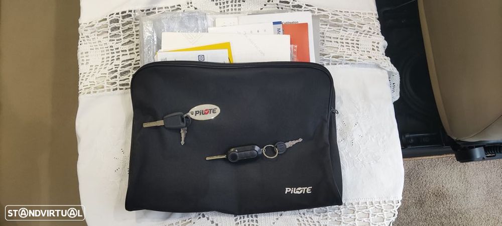 Pilote Essential P746 (Cama central - GPL) - 35