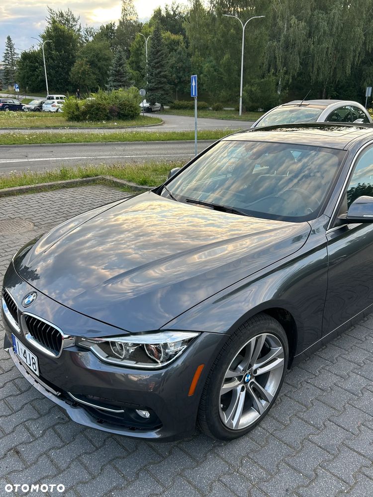 BMW Seria 3 330i xDrive Sport Line - 11