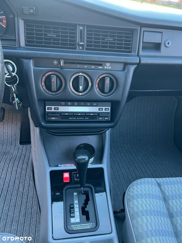 Mercedes-Benz W201 (190) - 27